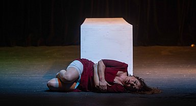 İzmir Bornova'da kadın mücadelesi sahneye taşındı