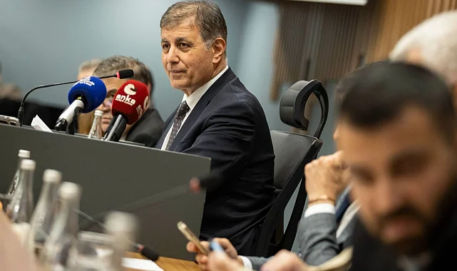 İzmir Büyükşehir ve ESHOT'un 2026 bütçesi onaylandı