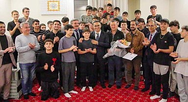 İzmir İl Milli Eğitim Müdürü Yahşi'den anlamlı ziyareti