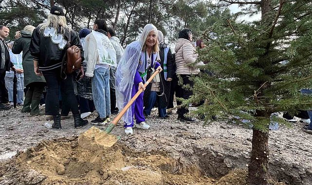 İzmir'de 115 bin fidan toprakla buluştu