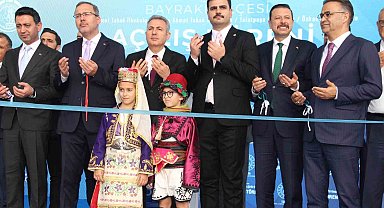 İzmir'de depremde hasar görünce yeniden yapılan 4 okulun açılışı gerçekleştirildi