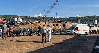 İzmir'de üzerine parça düşen işçi hayatını kaybetti