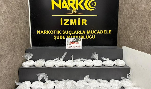 İzmir'de zehir tacirlerine çifte darbe