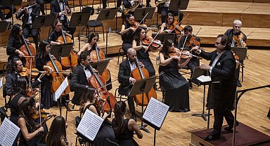 İzmir'de unutulmayacak 'klasik' gece