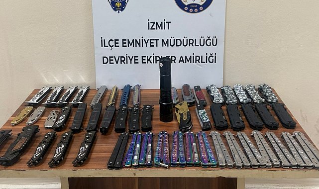 İzmit'te iki çocuğun üzerinde 52 kesici alet ele geçirildi