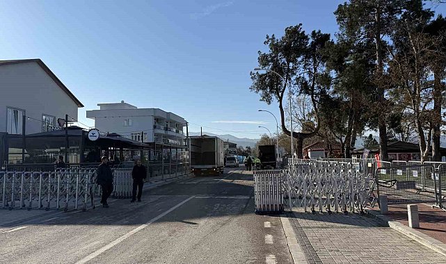 İznik Papa 14. Leo'yu bekliyor