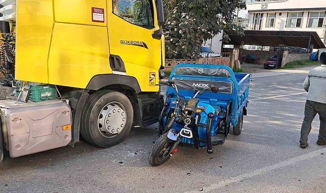İznik'te elektrikli bisiklet ile tır çarpıştı: 1 yaralı