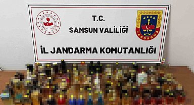 Jandarma 320 adet gümrük kaçağı parfüm ele geçirdi