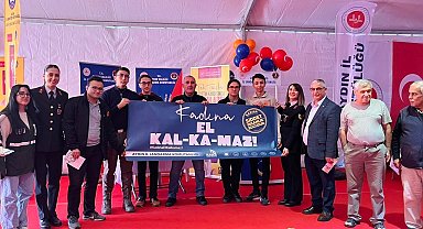 Jandarma, Atatürk Kent Meydanı'ndan vatandaşları bilgilendirdi