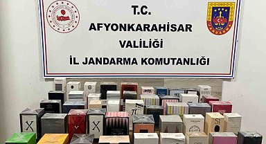 Jandarma kaçak erkek ve kadın parfümü ele geçirdi