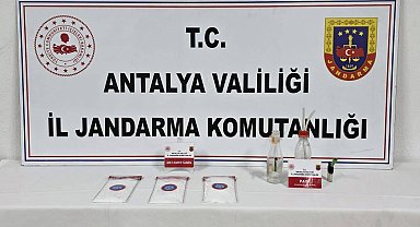 Jandarma uyuşturucu operasyonunda 1 kilo 210 gram uyuşturucu madde ele geçirildi