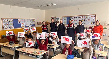 Jandarmadan öğrencilere 'Güvenli gelecek' eğitimi