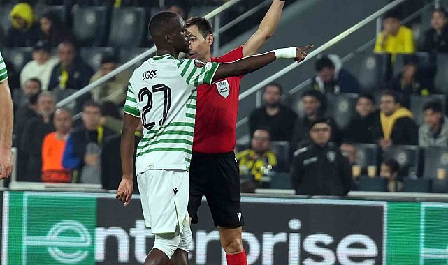 Jhon Duran, kırmızı kart gördü