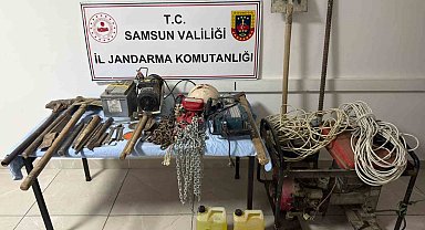 Kaçak kazı yapan 4 şahıs jandarmaya yakalandı