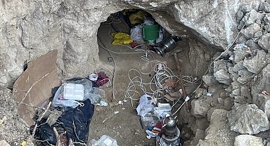 Kaçak kazı yapanlar jandarma tarafından suçüstü yakalandı