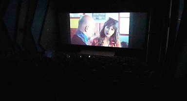 Kadınlar için film gösterimi