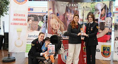 Kadınlara KADES tanıtıldı