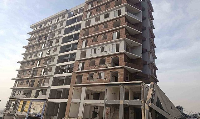 Kahramanmaraş'ta ağır hasarlı binaların yıkımında sona gelindi