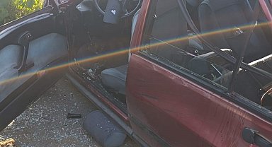 Kaldırımda yürürken dehşeti yaşadılar: Otomobilin altında kalan babaanne ve 2 torunu ağır yaralandı