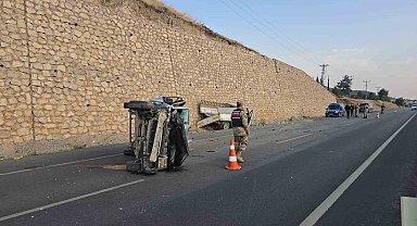 Kamyonet hafif ticari araca arkadan çarptı: 4 kişi yaralandı