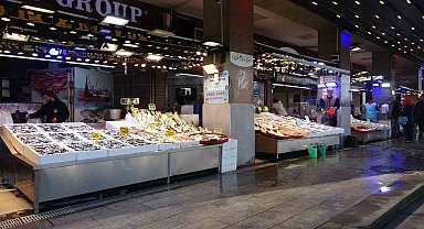 Karadeniz son 35 yılın en bereketli hamsi sezonunu yaşıyor