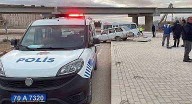 Karaman'da yolcu minibüsü ile otomobil çarpıştı: 2 yaralı