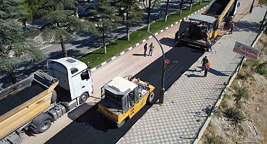 Karayolları tarafından Demirci'de sıcak asfalt çalışmalarına başlandı