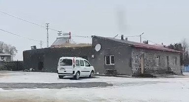 Kars'ta yüksek kesimlere kar yağdı