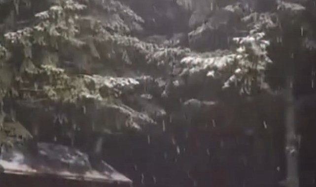 Kartepe'ye mevsimin ilk karı düştü