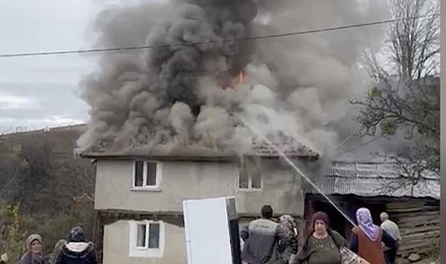 Kastamonu'da çıkan ev yangını söndürüldü