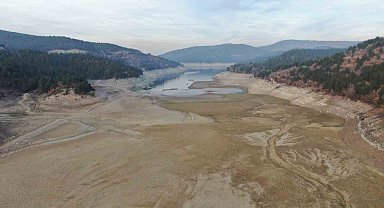 Kastamonu'nun su ihtiyacını karşılayan baraj gölünün büyük kısmı kurudu