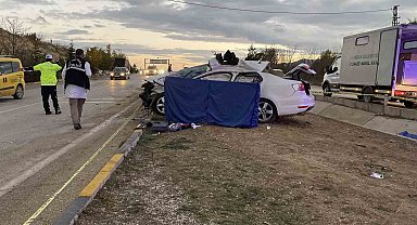 Kavşağa aşırı hızla giren tır otomobile çarptı: 1 ölü