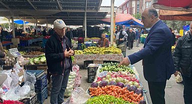 Kaymakam İlhan, pazarda vatandaşlar ve esnafla bir araya geldi