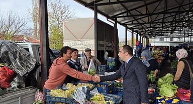 Kaymakam Uçar, halk pazarında vatandaşlarla buluştu