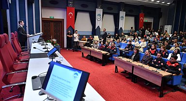 Kayseri Büyükşehir personeline 'Etik Davranış' eğitimi