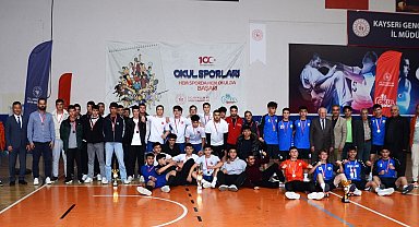 Kayseri Liseli Gençler Hentbol İlBirinciliği sona erdi