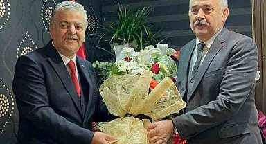 Kayseri Sarraflar ve Kuyumcular Derneği'nde devir teslim töreni gerçekleştirildi