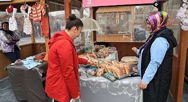 Kayseri Talas'ın Maharetli Eller Kadın Üretici Pazarı'na büyük ilgi