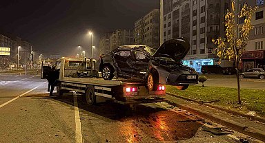 Kayseri'de iki otomobil çarpıştı: 1'i ağır 3 yaralı