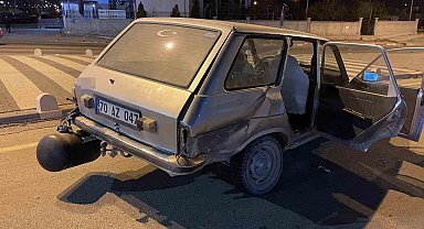 Kazada LPG tankı yerinden çıkan otomobilde gaz kaçağı paniği