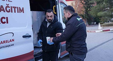 Keçiören Belediyesi'nden vatandaşa sıcak çorba ikramı