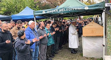 Keşan'da evinde ölü bulunan iş adamı toprağa verildi