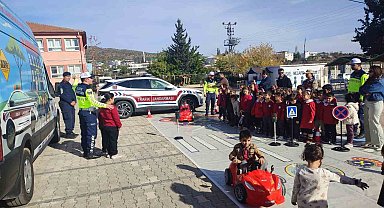 Kilis'te öğrencilere 'Mobil Trafik Aracı' ile trafik eğitimi verildi