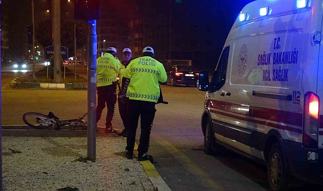 Kilis'te otomobille çarpışan bisikletli ağır yaralandı