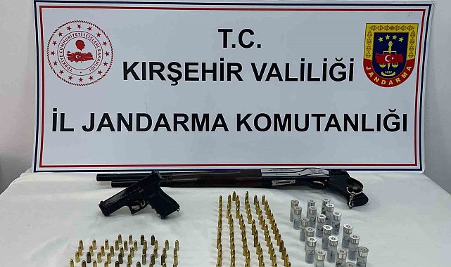Kırşehir'de ruhsatsız silah operasyonu: 3 gözaltı