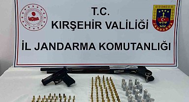 Kırşehir'de ruhsatsız silah operasyonu: 3 gözaltı