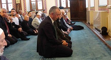 Kocaeli Valisi Aktaş, Atatürk'ün ölümünün 87. yılı için okutulan mevlide katıldı