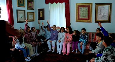 Kocaeli'de çocuklar Mesnevi hikâyelerini sahneledi