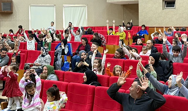 Kocaeli'de Gölcüklü çocukları neşelendiren tatil hediyesi