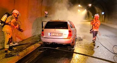 Konak Tünelleri'ndeki araç yangınına itfaiyeden hızlı müdahale